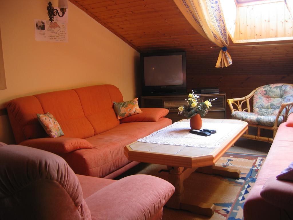 Haus Freitag Apartamento Millstatt Habitación foto